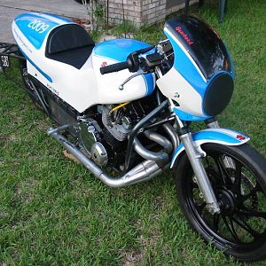 The paint scheme was an idea I had to mimic a 1979 Wes Cooley Suzuki limited edition, sort of like my modern version for a drag bike.