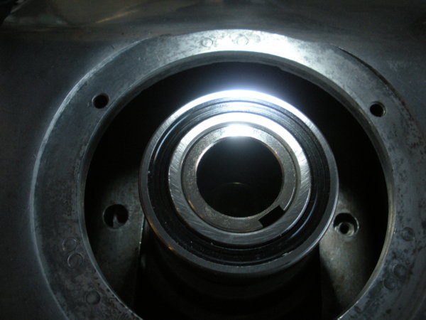Here you can see the speed change plate holes lined up with the sliding bearing housing.