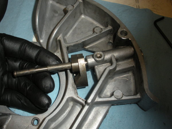Install the brake operating finger pivot stud with the brake operating fingers like so.