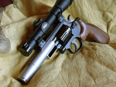 pistol 19-5 002 RESIZED SMALL1.jpg