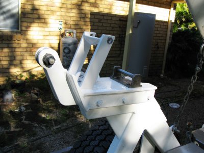 11.roller bracket painted and on trailer post IMG_0399.jpg