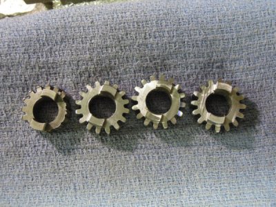40 Three new gears compared to the stripped original (Large).JPG
