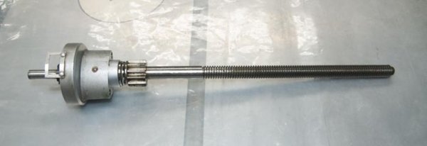 Grizzly_G9249_carriage_lead_screw_assembly_8176.jpg