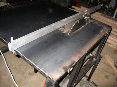 13. Saw table with top 3mm plate, fence and riving blade IMG_0806.jpg