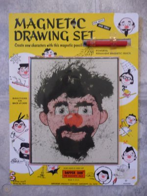 70s-vintage-magnetic-drawing-set-1974_1_9e19dd5628716003e193273d39ab0e67.jpg
