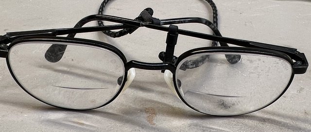 Double Bifocal Glasses 12-15-23 640.jpg