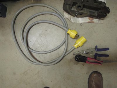 06 Extension cord & hand tools (Large).JPG