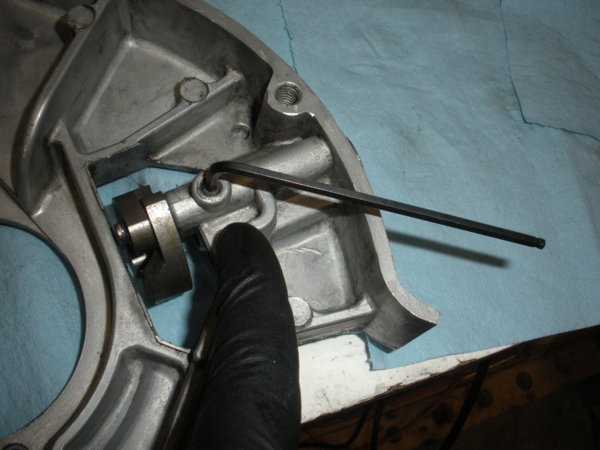 Install the set screw for the brake operating finger pivot stud.
