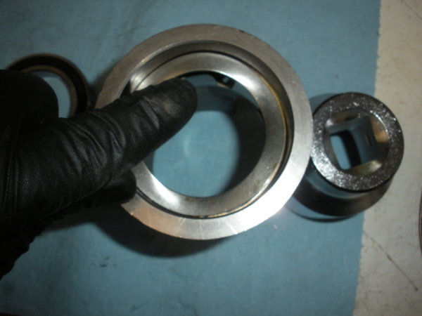 Install the wave spring washer in the bull gear bearing sleeve on the bottom...