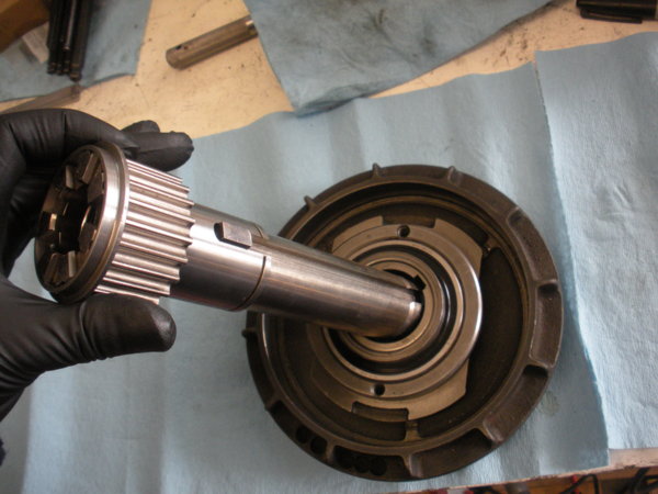 Press the spindle pulley hub into the stationary vari-disc pulley.