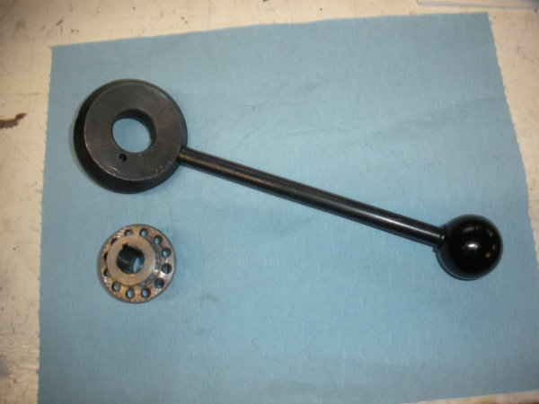 Quill feed handle and pinion shaft hub assembly.