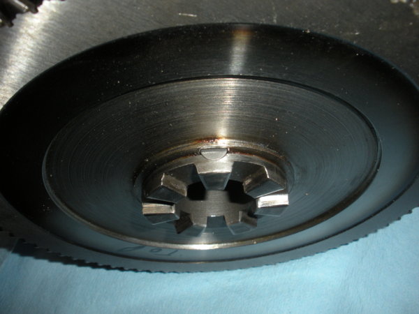 Top of the splined gear hub with the bull gear installed. Showing the "clutch dog" teeth on the gear hub.