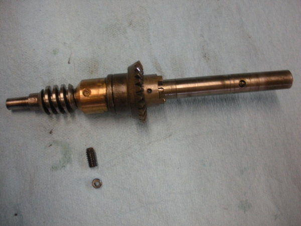 Worm Shaft assembly with feed reverse clutch.